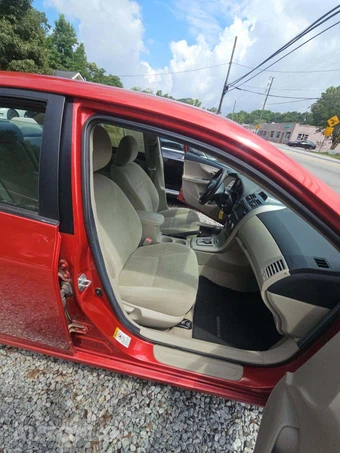 2013 Toyota Corolla LE – miniatura 18
