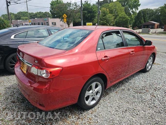 2013 Toyota Corolla LE – miniatura 3