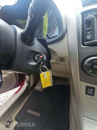 2013 Toyota Corolla LE – miniatura 8