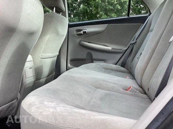 2013 Toyota Corolla LE - miniatura 17