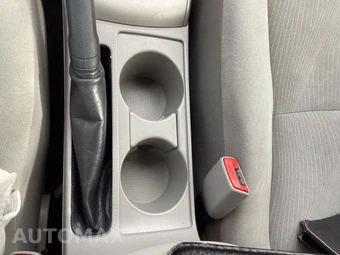 2013 Toyota Corolla LE - miniatura 26