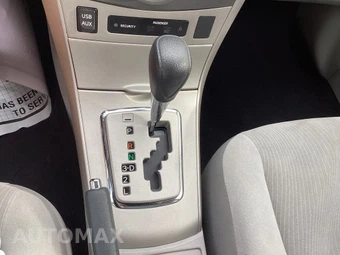 2013 Toyota Corolla LE - miniatura 27