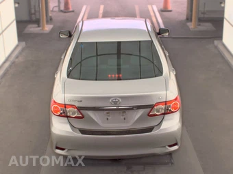2013 Toyota Corolla LE - miniatura 5