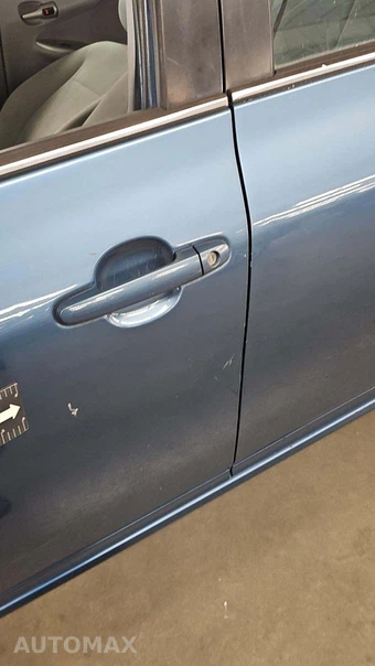 2013 Toyota Corolla LE – miniatura 31