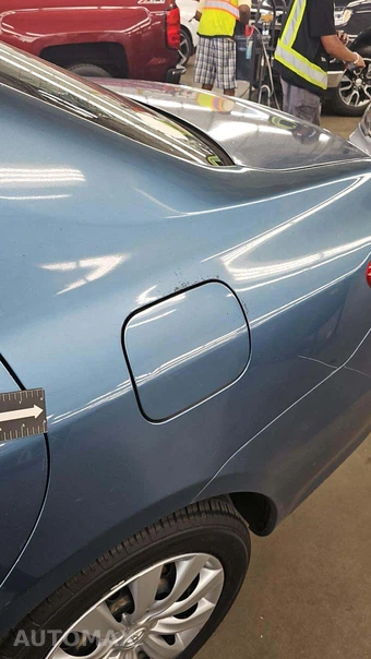 2013 Toyota Corolla LE – miniatura 32