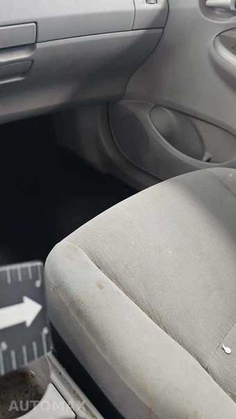 2013 Toyota Corolla LE – miniatura 42