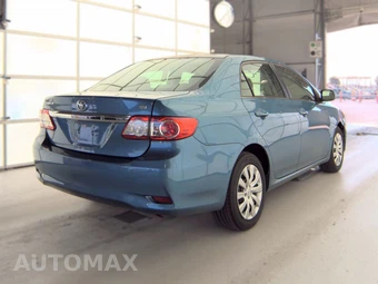 2013 Toyota Corolla LE – miniatura 5