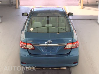 2013 Toyota Corolla LE – miniatura 6