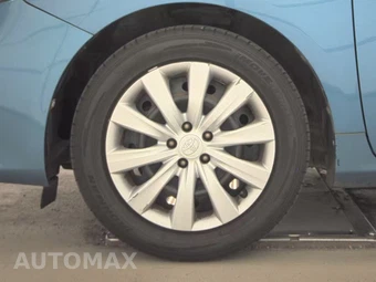 2013 Toyota Corolla LE – miniatura 9