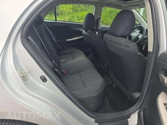 2013 Toyota Corolla S – miniatura 13