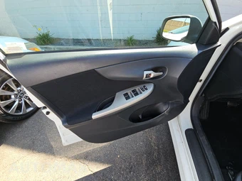 2013 Toyota Corolla S – miniatura 9