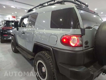 2013 Toyota FJ Cruiser w/Rear Doors - miniatura 2
