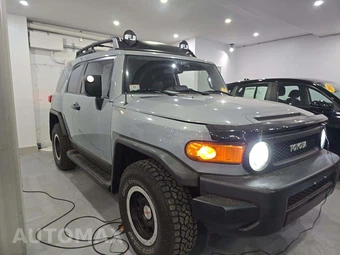 2013 Toyota FJ Cruiser w/Rear Doors - miniatura 4