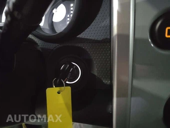 2013 Toyota FJ Cruiser w/Rear Doors - miniatura 8