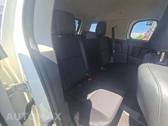 2013 Toyota FJ Cruiser w/Rear Doors - miniatura 16