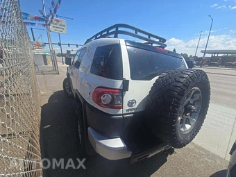 2013 Toyota FJ Cruiser w/Rear Doors - miniatura 2