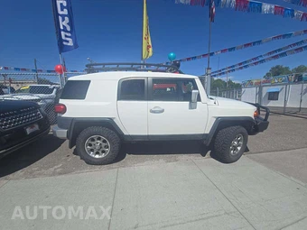 2013 Toyota FJ Cruiser w/Rear Doors - miniatura 4