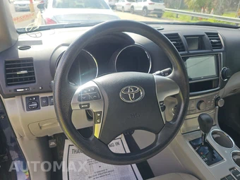 2013 Toyota Highlander Plus – miniatura 10