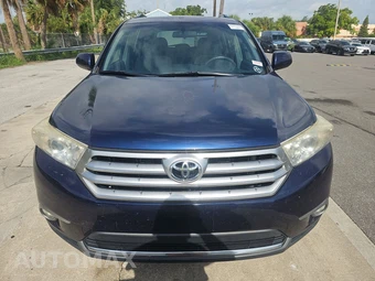 2013 Toyota Highlander Plus – miniatura 2