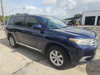 2013 Toyota Highlander Plus – miniatura 3