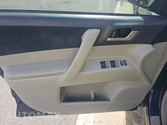 2013 Toyota Highlander Plus – miniatura 9