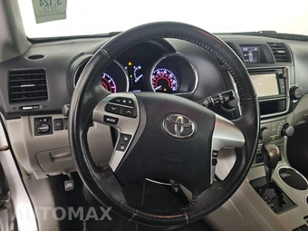 2013 Toyota Highlander SE – miniatura 10