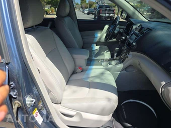 2013 Toyota Highlander SE - miniatura 19