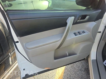 2013 Toyota Highlander SE – miniatura 9