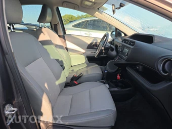 2013 Toyota Prius c Four – miniatura 8