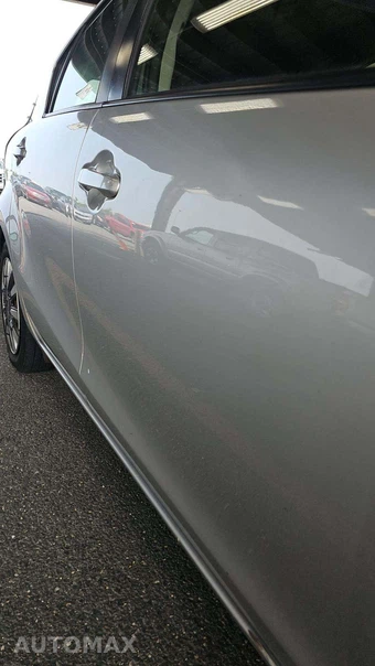 2013 Toyota Prius c Two - miniatura 25