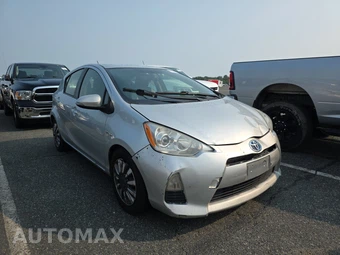 2013 Toyota Prius c Two - miniatura 3