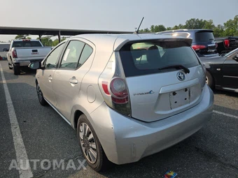 2013 Toyota Prius c Two - miniatura 6