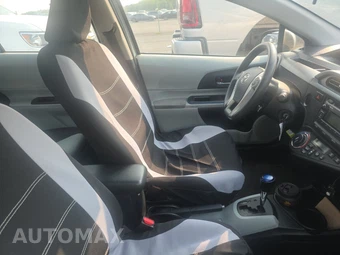 2013 Toyota Prius c Two - miniatura 8