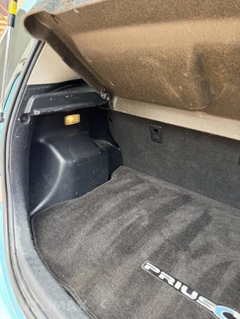 2013 Toyota Prius c Two - miniatura 15