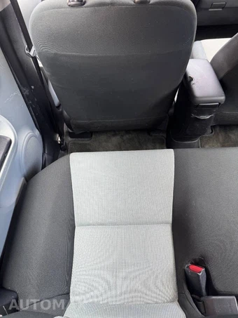 2013 Toyota Prius c Two - miniatura 16
