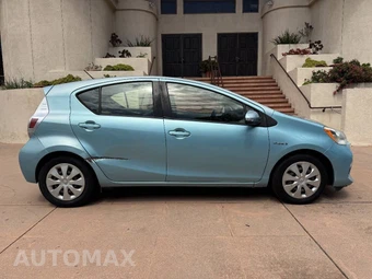 2013 Toyota Prius c Two - miniatura 4