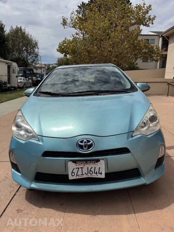 2013 Toyota Prius c Two - miniatura 7