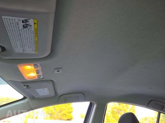 2013 Toyota Prius c Two - miniatura 11