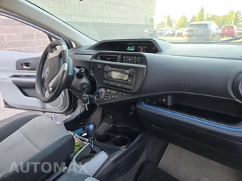 2013 Toyota Prius c Two - miniatura 19