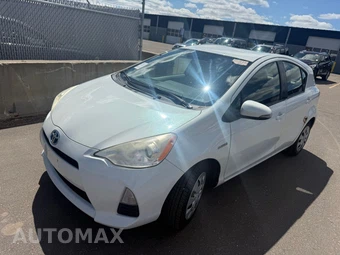 2013 Toyota Prius c Two - miniatura 3