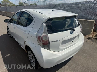 2013 Toyota Prius c Two - miniatura 6