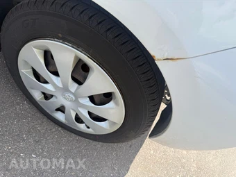 2013 Toyota Prius c Two - miniatura 9