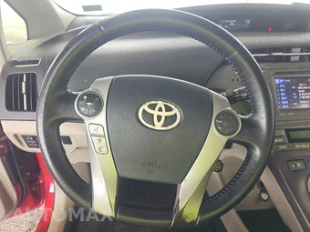2013 Toyota Prius Four – miniatura 10