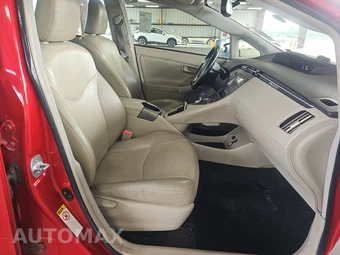2013 Toyota Prius Four – miniatura 8