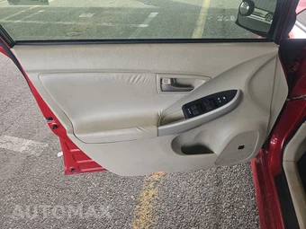 2013 Toyota Prius Four – miniatura 9