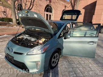 2013 Toyota Prius Four - miniatura 10