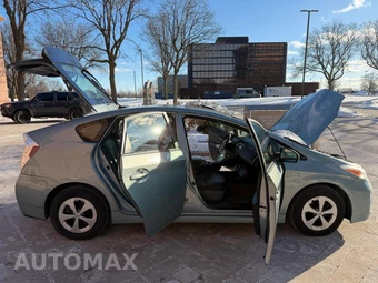 2013 Toyota Prius Four - miniatura 15