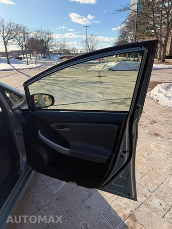 2013 Toyota Prius Four - miniatura 24