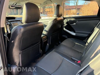 2013 Toyota Prius Four - miniatura 32