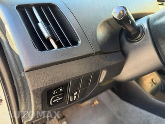 2013 Toyota Prius Four - miniatura 37